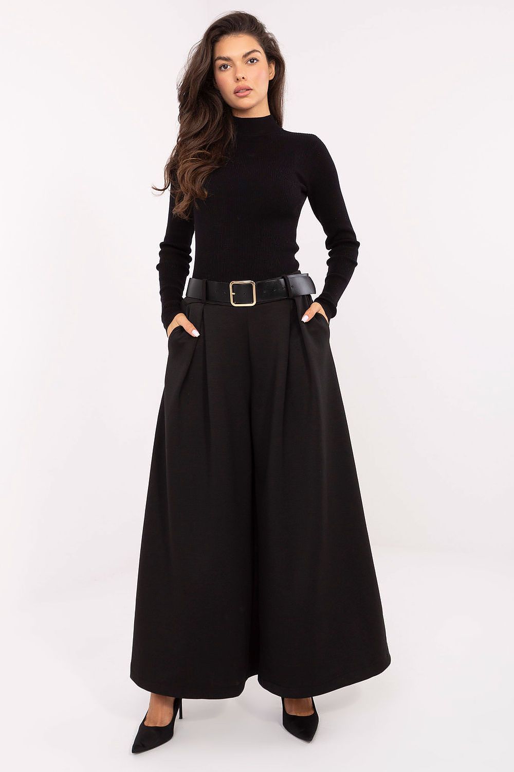 Women trousers model 220011 Italy Moda
