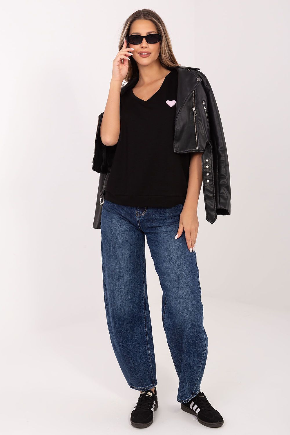 Blouse model 226147 Relevance