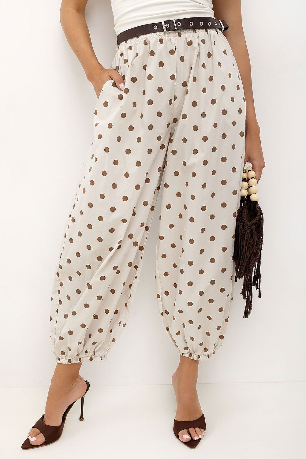 Women trousers model 229936 Italy Moda