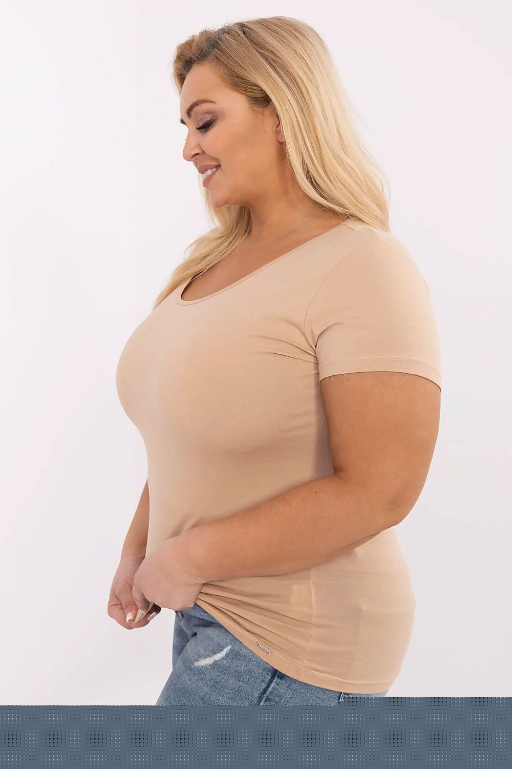  Plus size T-shirt model 211761 Relevance 