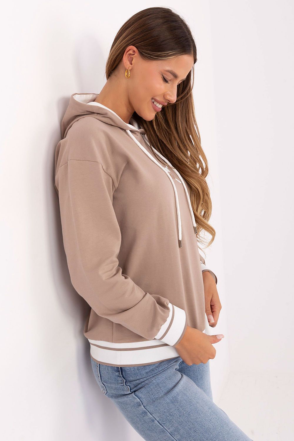  Sweatshirt model 217027 Relevance 