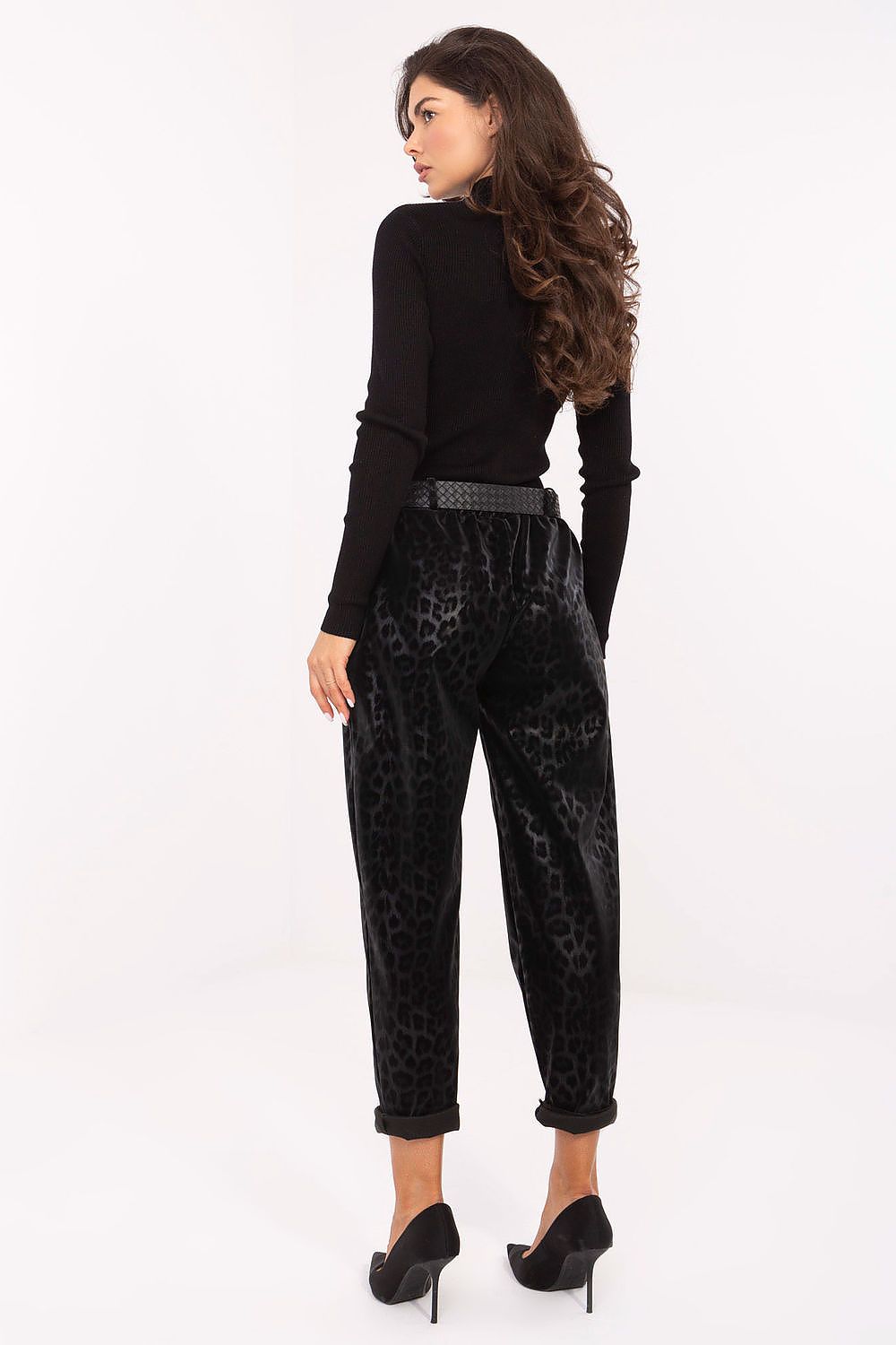  Women trousers model 218443 Italy Moda 