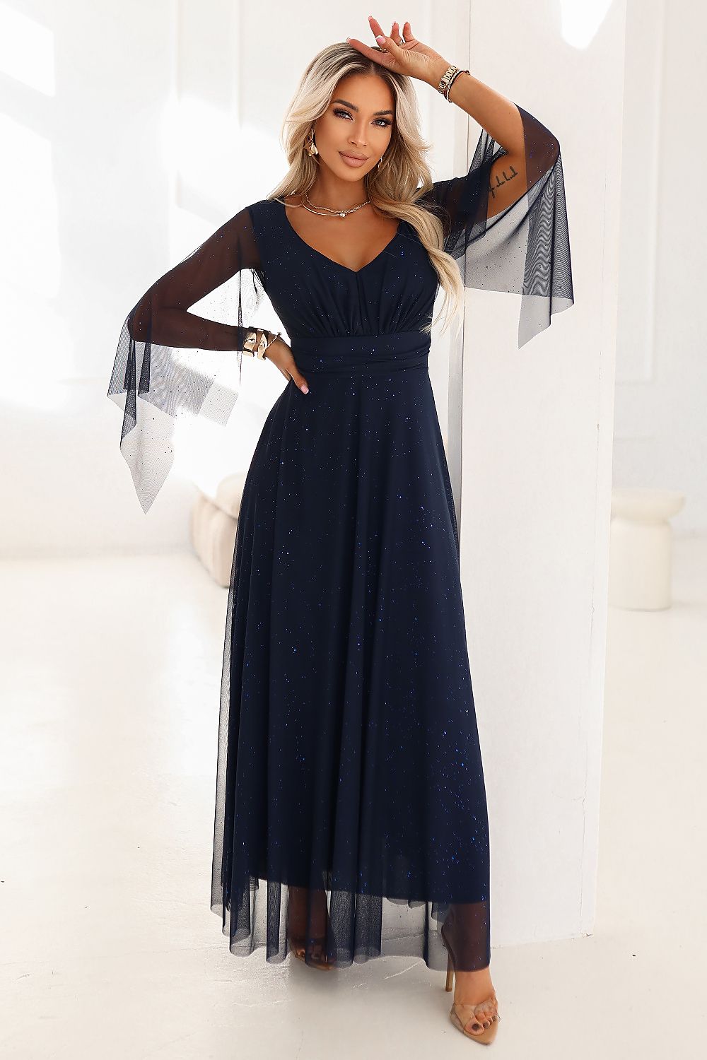  Long dress model 222463 Numoco 