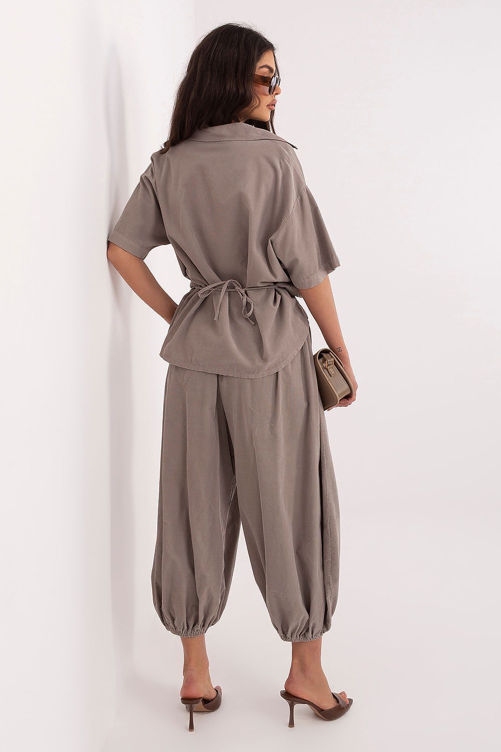  corduroy trousers model 226227 Italy Moda 