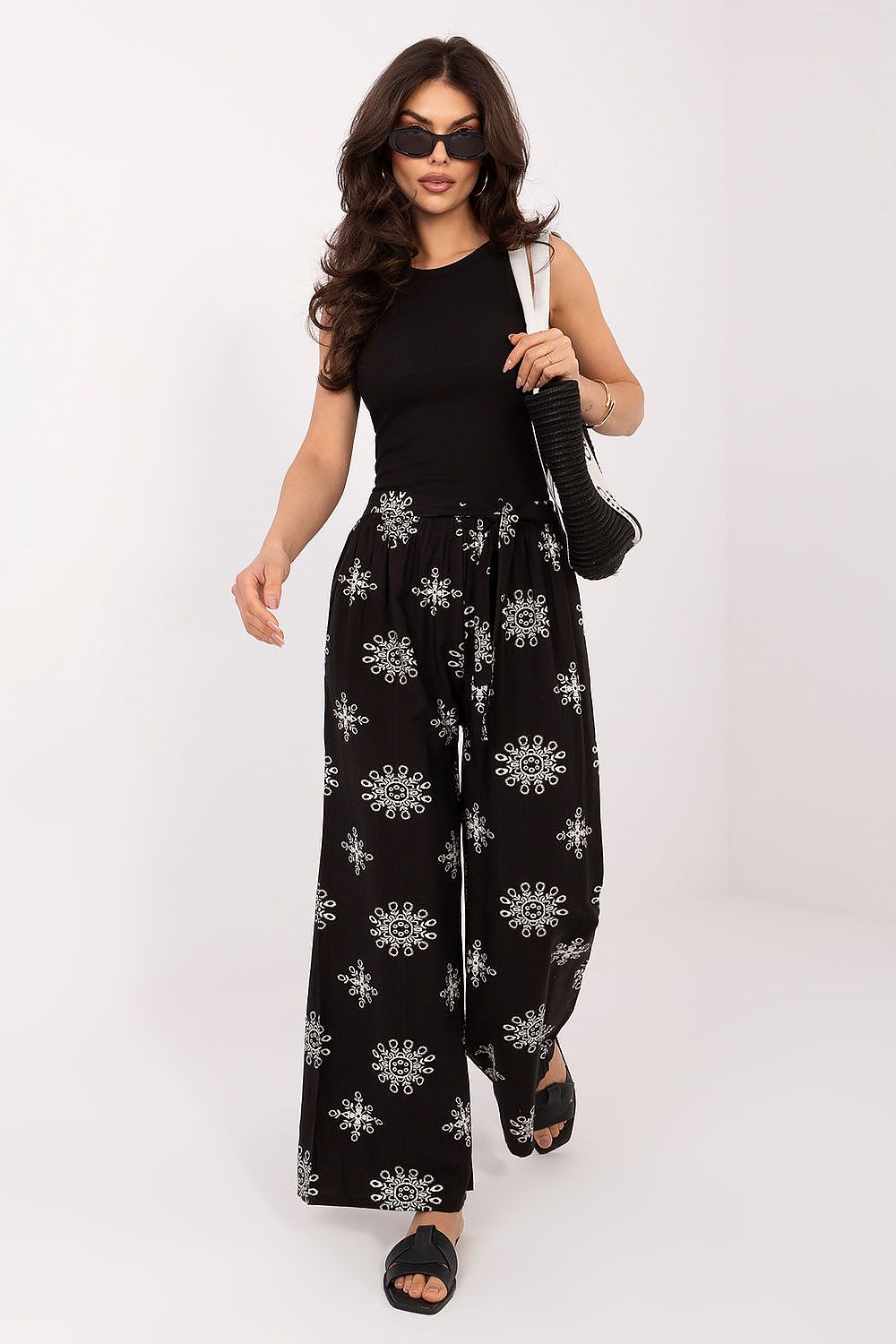  Women trousers model 226629 Italy Moda 