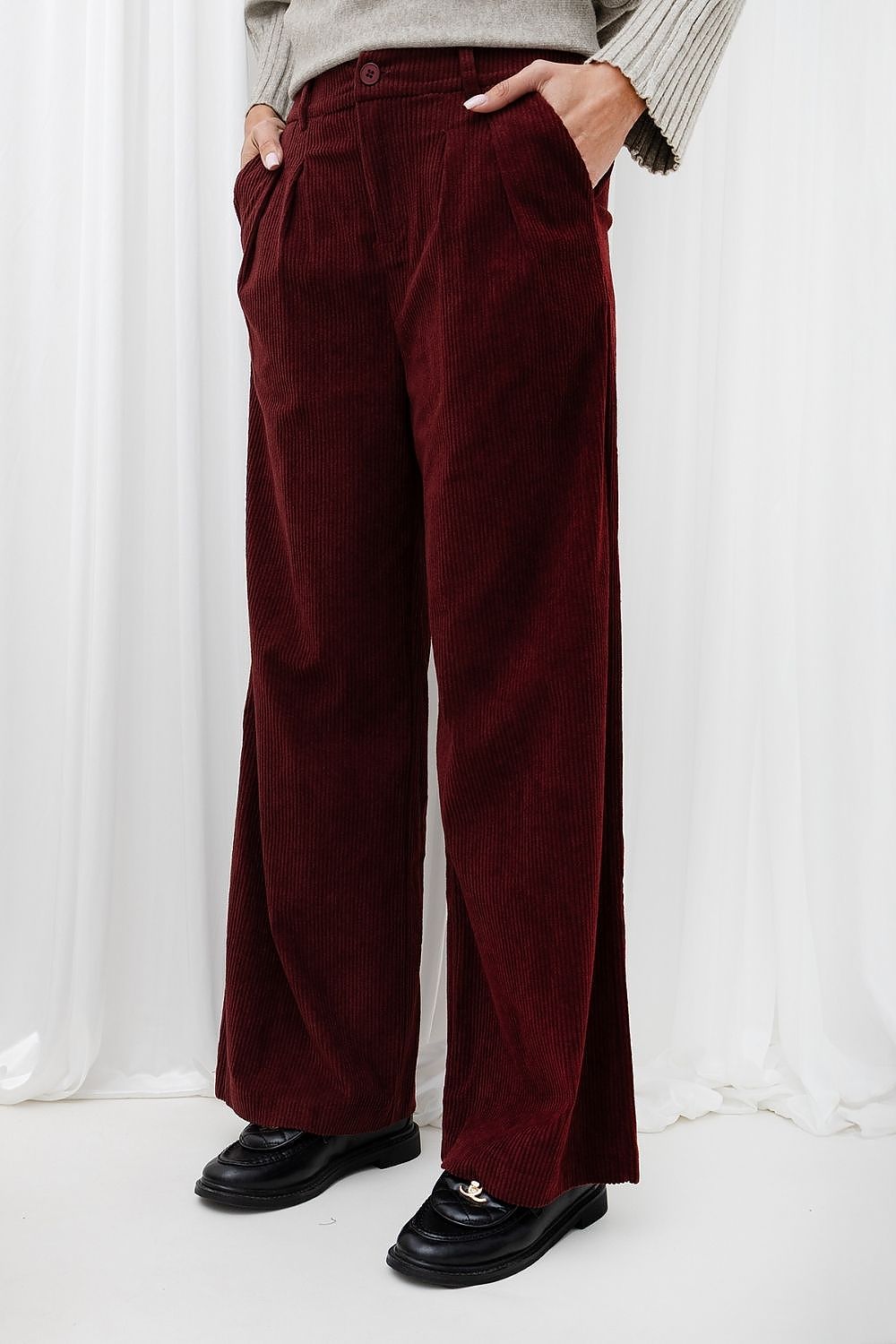  corduroy trousers model 232404 Italy Moda 