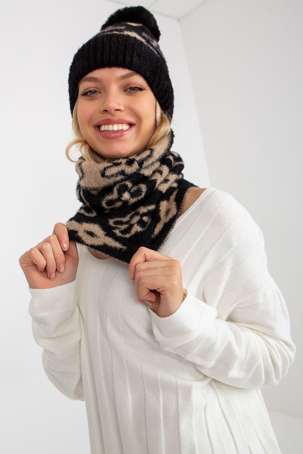  Infinity Scarf model 185922 Factory Price 